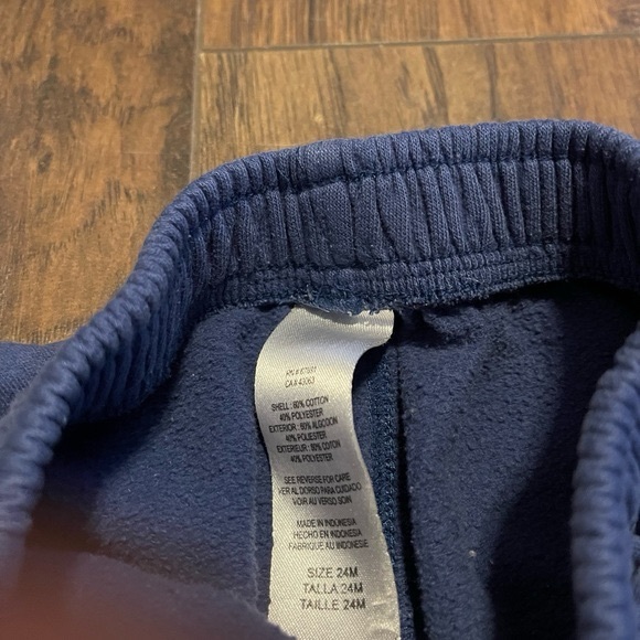 Vancouver Canucks 24 month Reebok sweat pants - Picture 3 of 4